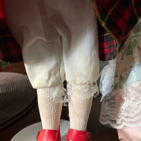 Vintage Porcelain dolls lot of four - Picture 7 of 12